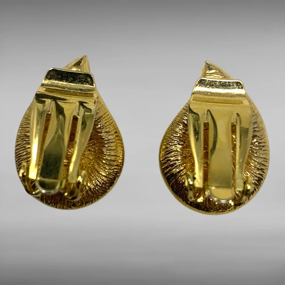 Vintage 1980's Kenneth Jay Lane KJL Black Enamel Teardrop Clip On Earrings Mogul - Picture 3 of 7
